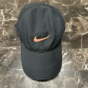 Nike Featherlight Dri Fit Strap Back Black Running Tennis Athletic